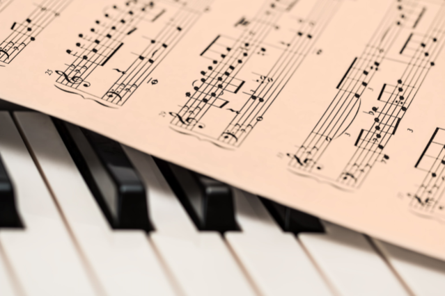 chords-sheet-on-piano